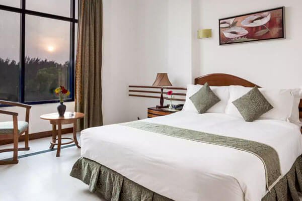 DELUXE ROOM