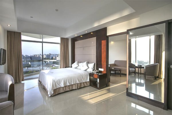 Executive Suite (4)