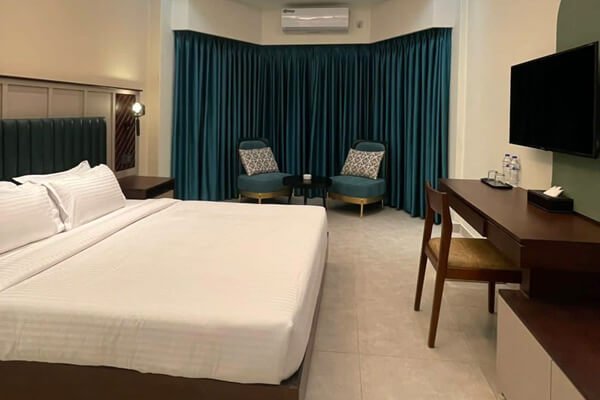Honeymoon Suite