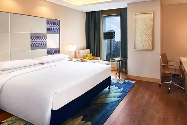 King Bed, City View