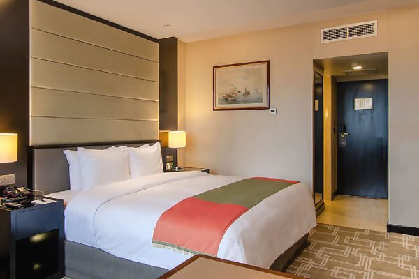 Pacific Club Room