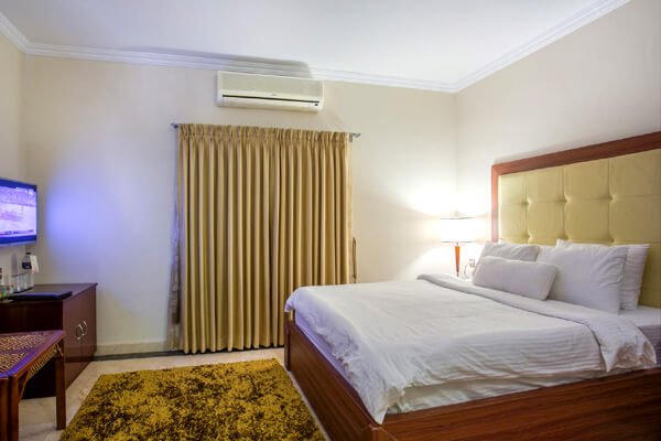 Deluxe Room (1)