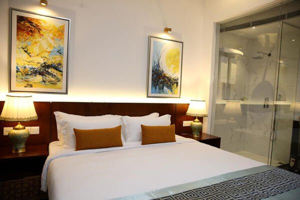 Queen Bed